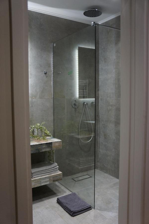 Historic Center Luxury Studio Apartment Атина Екстериор снимка
